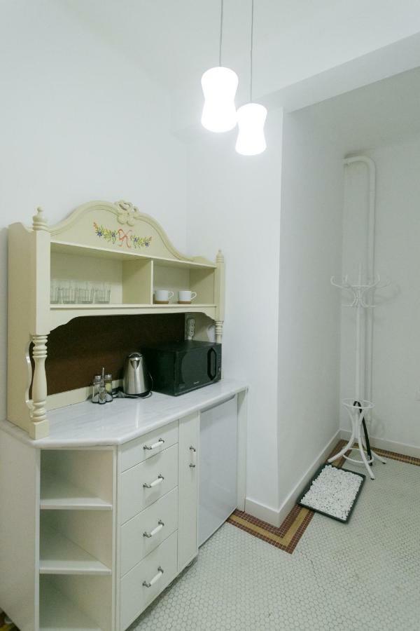 Bright Studio In The Heart Of The City With Netflix Бухарест Экстерьер фото