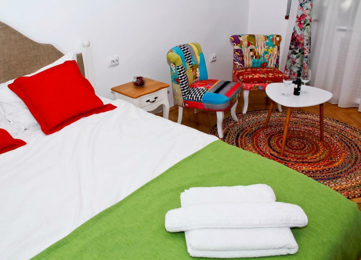 Bright Studio In The Heart Of The City With Netflix Бухарест Экстерьер фото